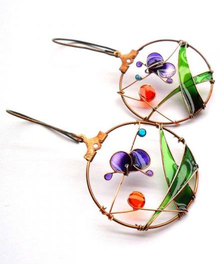 Оригинальные серьги из цветной смолы