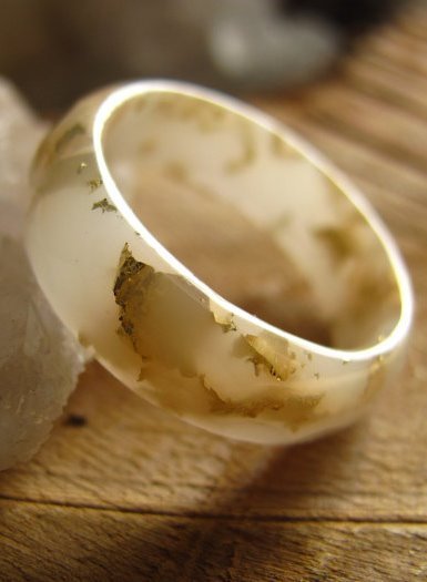 Бижутерия из эпоксидки белого цвета