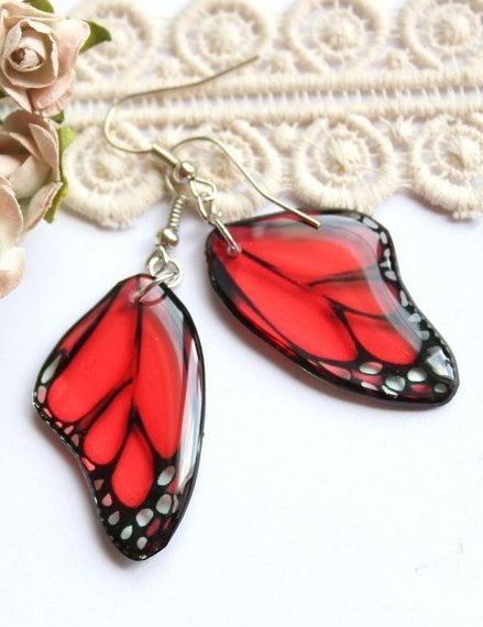 Серьги из красной смолы Серьги из красной смолы