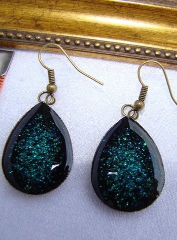 Серьги из черной смолы Серьги из черной смолы