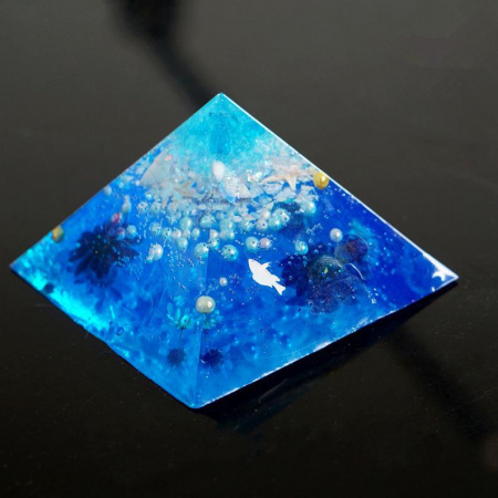 Силиконовый молд Пирамида 10*6 см